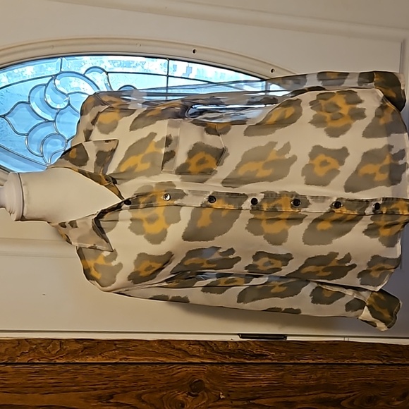 Equipment 100% Silk Blouse - Grey, Gold & White Print Sheer - Size Small - EUC - Picture 3 of 9